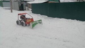 Снегоуборщик на радиоуправлении. Доработка отвала и установка цепей.