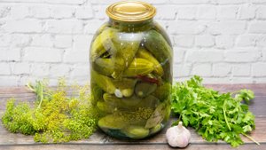 ОГУРЦЫ НА ЗИМУ. Рецепт хрустящих МАРИНОВАННЫХ ОГУРЦОВ | ЭТО ПРОСТО