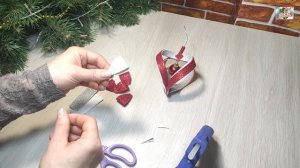 DIY Новогодняя игрушка на елку из фоамирана Поделки на Новый Год. Игрушки на елку своими рукам