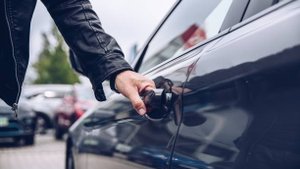Какие предметы должны быть в каждой машине? Рассказал югорский автоэксперт