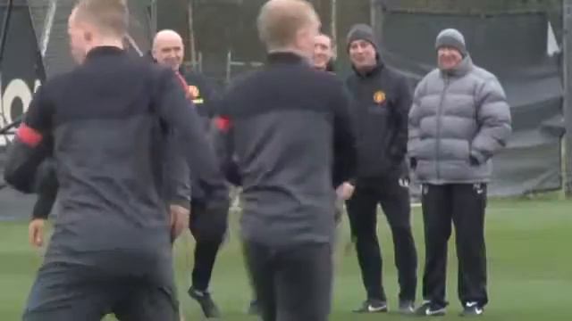 Manchester United v Manchester City preview1215 смотреть онлайн