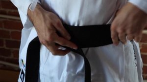 Как завязать пояс карате