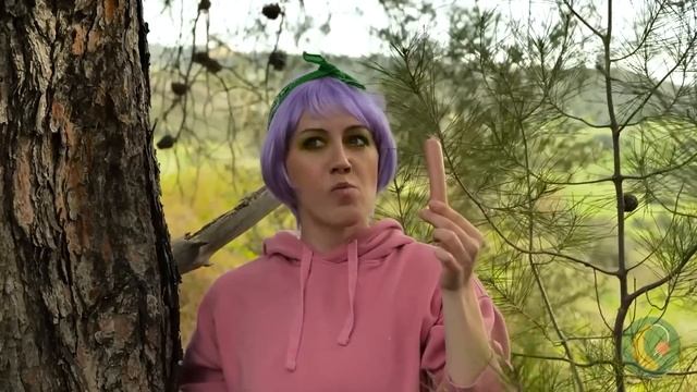 ¡Geniales ARTÍCULOS y CONSEJOS DE CAMPAMENTO! *Reto de 24 horas acampando en el bosque* смотреть онлайн