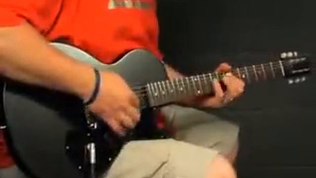 Quick Look: Gibson Melody Maker Les Paul смотреть онлайн