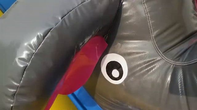 Надувной батут Попугайчики 6х4х2,8 смотреть онлайн