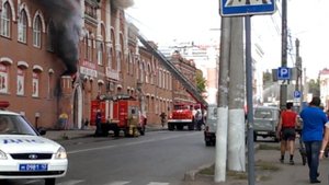 Киров. Пожар в ТЦ "Фабрика"