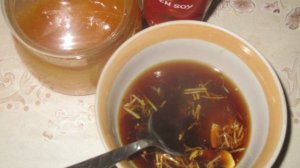 Курица с фунчозой в медово-соевом соусе