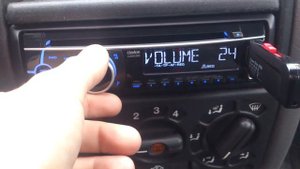 Autoradio Clarion cz202E