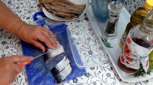 СЕЛЕДКА В  ВИННОМ  МАРИНАДЕ .