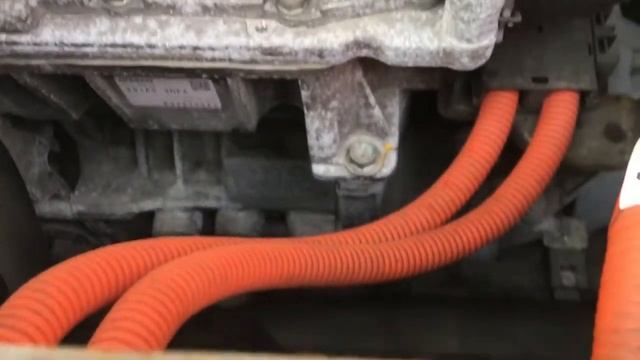 Крышки на передние стойки, установка брызговиков. Ниссан Лиф. смотреть онлайн