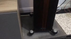 Roksan Blak Amplifier and CD player with Monitor Audio Gold 200