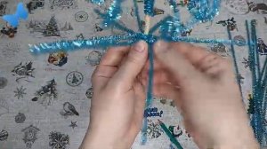 Как БЫСТРО сделать ЁЛОЧКУ из синельной проволоки /Новогодние ПОДЕЛКИ из пушистой проволоки мишуры