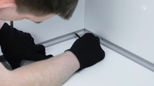 Как монтировать угловой профиль