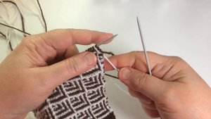 Узор "Цветные уголки" / Мозаика / Вязание спицами.