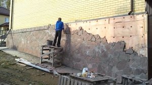 облицовка цоколя плитником