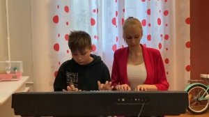Танец маленьких утят на фортепиано в четыре руки