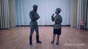 Бьется в тесной печурке огонь