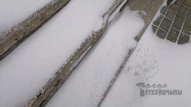 ? Видеорепортаж: ❄️Настоящая зима пришла в Ветку!‼️ Соблюдайте осторожность на зимней дороге! смотреть онлайн