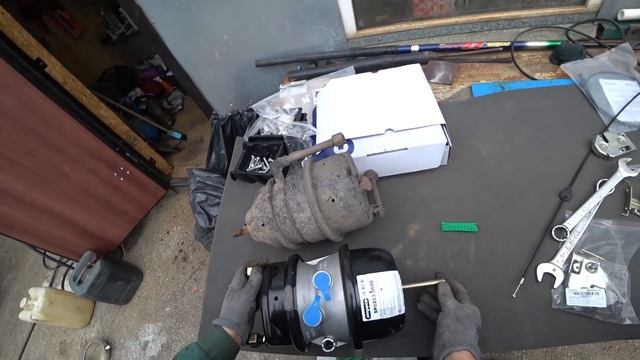 Как такое может быть??? Машина стоит а колодки стёрлись! смотреть онлайн