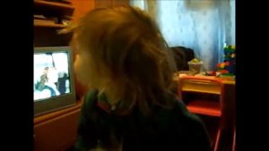 Ужасное Падение Ребенка. Смотри как бывает даже Дома.