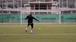 Они очен круто бьют(наклбол)Живой футбол