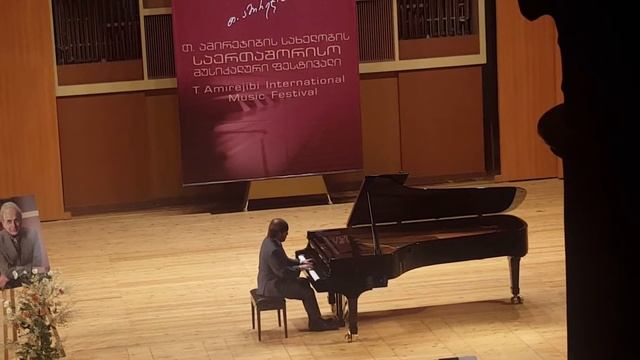 Alexander Korsantia - Chopin - 5 Mazurka and Barcarolle смотреть онлайн