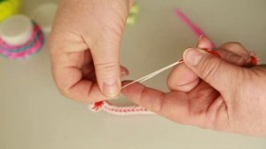 Rainbow Loom Bands Браслеты- Как закрепить крючок в конце