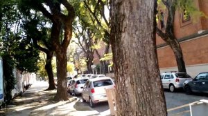 Небедный Буэнос Айрес. Район посольств и особняков. Аргентина.