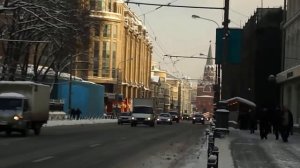 Улица Воздвиженка у метро Арбатская