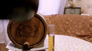 Слив с 10 литровой дубовой бочки ячменного дистиллята на Кодзи через 3 месяца выдежки.