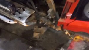 Volvo FMX снимаем облицовку, замена корпус фары.