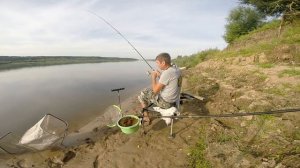 Рыбалка на Оке в разгар лета.  С сыном и внуком.