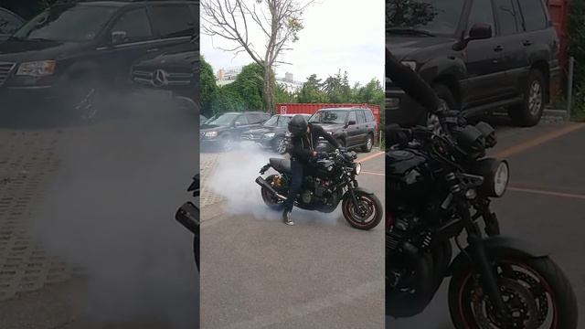 Yamaha XJR 1300 My first Burnout