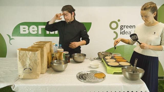Как испечь веганские блины без дрожжей? Мастер класс от "Николай-Каравай".