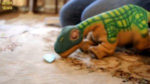 Динозавр PLEO   робот ( 1- й день)