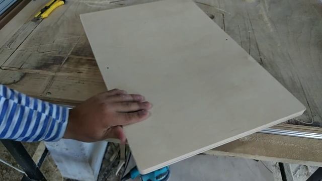 Шлифовка фанеры вручную. Снятие фаски вручную. смотреть онлайн