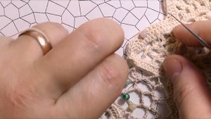 Нерегулярная сетка крючком \ Ирландское кружево\ Вязание по шаблону \ Вяжем по схемам