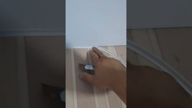 Порвал натяжной потолок. смотреть онлайн