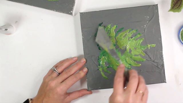 HOW TO PAINT A CHRISTMAS TREE | Acrylic Palette Knife Painting For Beginners