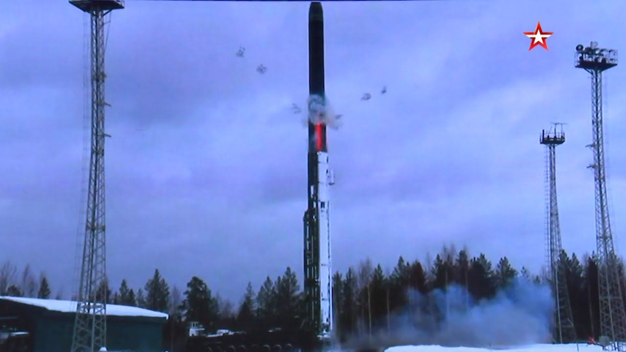 С «Плесецка» произведен пуск межконтинентальной баллистической ракеты «Ярс» по полигону «Кура»