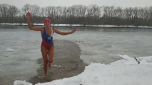 Как делать прорубь на тонком льду. Прорубь на Живописной 25.11.23