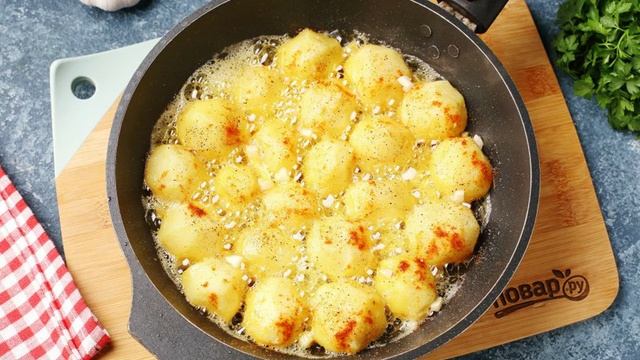 Жареная отварная картошка с сыром
