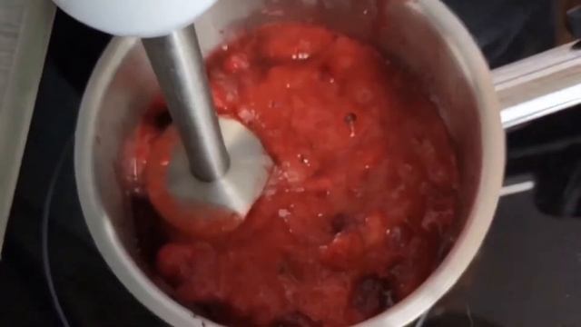 Клубничный конфи, конфитюр (начинка в торт, капкейки, десерт Павлова)