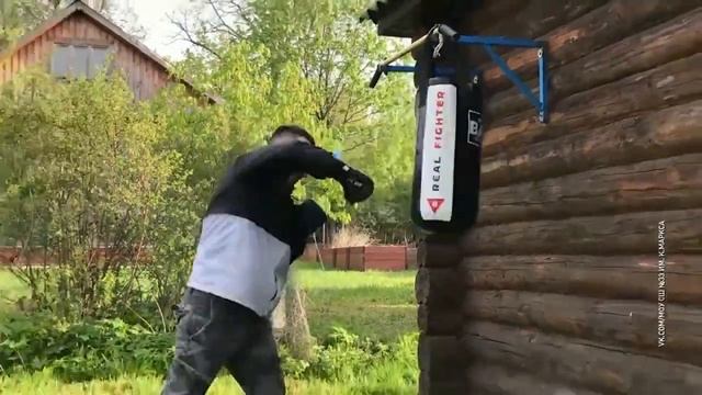 Родители поздравили выпускников 33-й школы роликом с Артуром Пирожковым смотреть онлайн