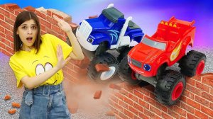 Мультики про машинки — Вспыш ищет Крушилу — Видео с игрушками для детей. ИЩЕМ ПОДСКАЗКИ!