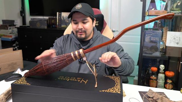 I BOUGHT A mini NIMBUS 2000! | Cinereplicas смотреть онлайн