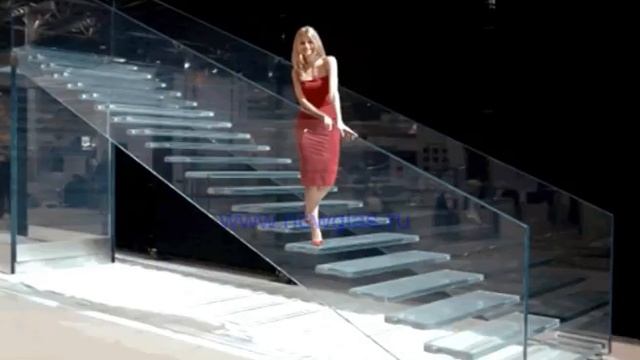 стеклянные ступени и лестницы www.NewGlas.ru