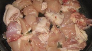 Курица тушеная с кукурузой