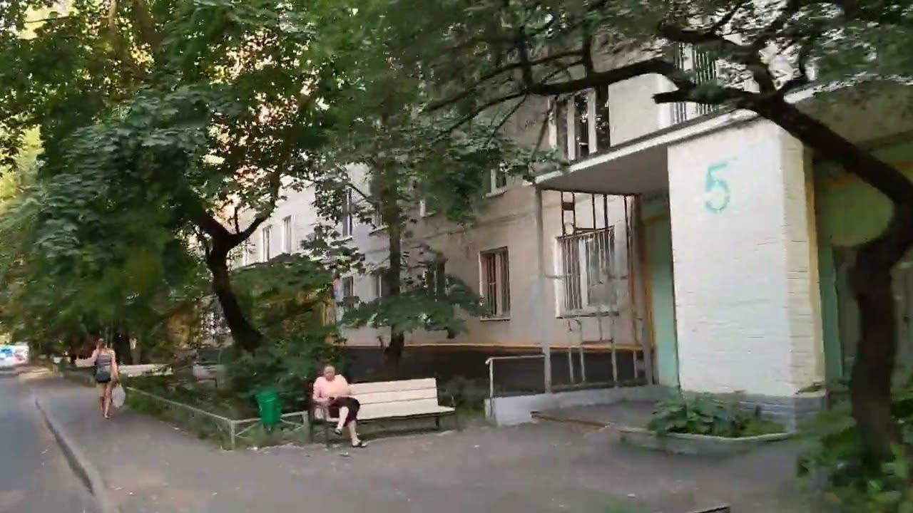 Длинный жилой дом по адресу Берингов проезд, 4