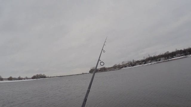 Рыбалка ЗИМОЙ на СПИННИНГ! Москва-река, ГЛУХОЗИМЬЕ! Джиг в январе, Зимний спиннинг! смотреть онлайн